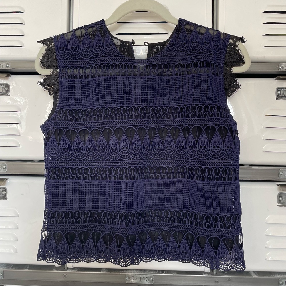 Navy and Black Lace Top 🖤💙